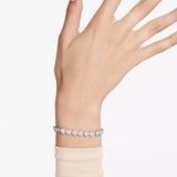 Swarovski bracciale tennis da donna rodiata con cristalli rotondi su montatura a cipollina 5682666 Indossato
