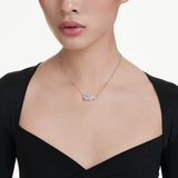 Swarovski Collana Matrix Nodo 5728553 indossata