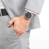 CITIZEN Orologio Radiocontrollato al Quarzo Cassa Rotonda Quadrante Nero Cinturino in Super Titanio CB5010-81E Indossato