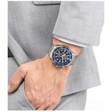 CITIZEN Orologio Cronografo al Quarzo Uomo con Cassa Rotonda Quadrante Blu e Cinturino in Acciaio CA0710-82L Indossato
