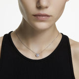 SWAROVSKI Collana punto luce in metallo rodiato con cristallo rotondo contornato da pavé di cristalli 5636264 Indossato