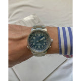 CITIZEN Orologio al Quarzo Radiocontrollato Uomo con Cassa Rotonda Quadrante Blu e Cinturino in Acciaio CB0240-88L Indossato