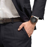 CITIZEN Orologio al Quarzo Cronografo Uomo con Cassa Rotonda Quadrante Nero e Cinturino in Pelle Marrone CB5865-15E Indossato