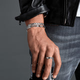 ZANCAN Anello da Uomo Fedina in Argento con Spinelli Neri ESA038 Indossato