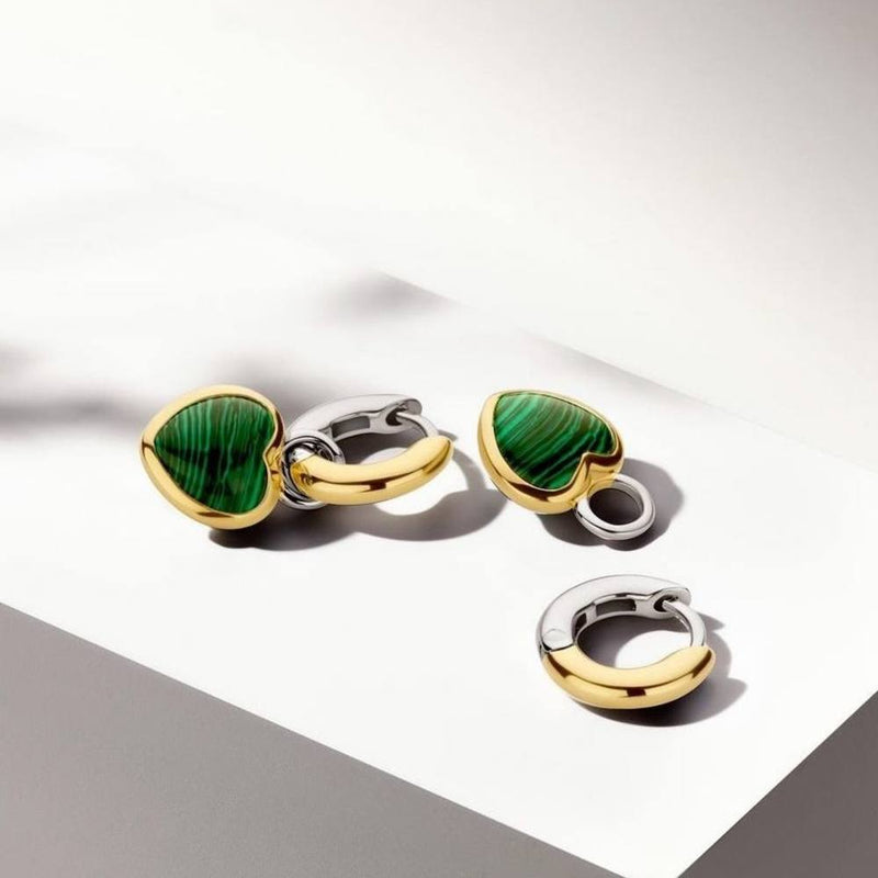 Charm per orecchini TI SENTO a cuore in argento dorato con pietre cabochon color verde malachite 9231MA Ambientato