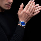 D1 Milano Orologio al Quarzo Solo Tempo Uomo con Cassa Ottagonale Quadrante Blu e Cinturino in Acciaio UTBJ09 Indossato