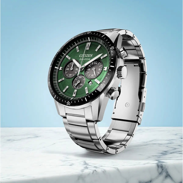 Citizen Crono Verde CA4624-56X ambientato