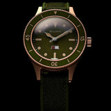 Orologio Bulova Mil Ships 98A324 ambientato