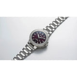 Orologio ORIS Aquis Date Diamonds quadrante rosso bracciale in acciaio e diamanti 01 733 7766 4998-07 8 22 05PEB dettaglio