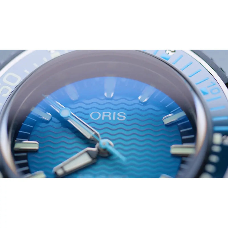 Orologio ORIS Aquis Date Pro quadrante blu cinturino in gomma azzurro 01 400 7777 7155-Set