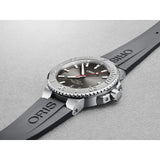 Orologio ORIS Aquis Date Relief quadrante grigio cinturino in gomma nero 01 733 7730 4153-07 4 24 63EB
