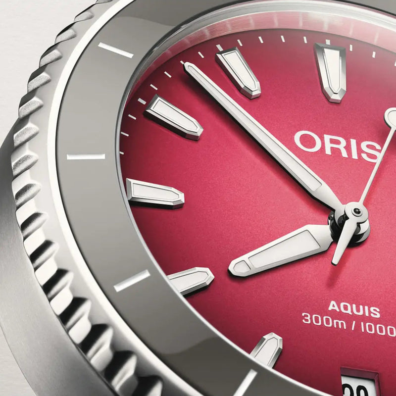 Orologio ORIS Aquis Date Taste of Summer quadrante fucsia bracciale in acciaio 01 733 7792 4158-07 8 19 05P dettaglio 2
