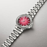 Orologio ORIS Aquis Date Taste of Summer quadrante fucsia bracciale in acciaio 01 733 7792 4158-07 8 19 05P dettaglio