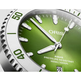 Orologio ORIS Aquis Date Taste of Summer quadrante verde bracciale in acciaio 01 733 7787 4137-07 8 22 04PEB dettaglio