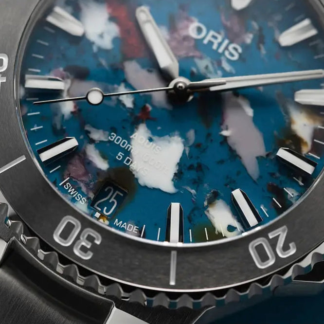 Orologio ORIS Aquis Date Upcycle quadrante multicolor bracciale in acciaio 01 400 7790 4150-07 8 23 02PEB dettaglio 2