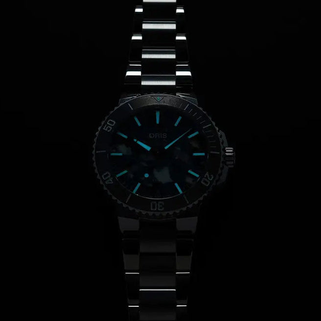 Orologio ORIS Aquis Date Upcycle quadrante multicolor bracciale in acciaio 01 400 7790 4150-07 8 23 02PEB dettaglio 5