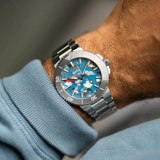 Orologio ORIS Aquis Date Upcycle quadrante multicolor bracciale in acciaio 01 400 7790 4150-07 8 23 02PEB dettaglio