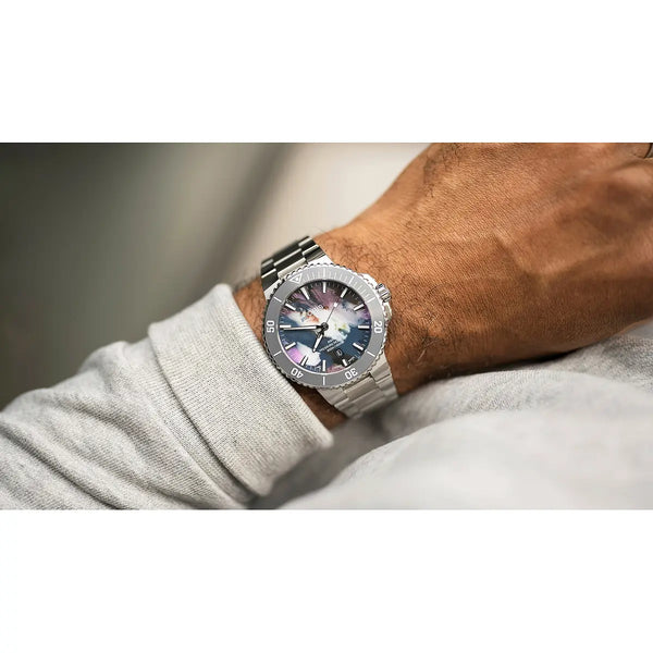 Orologio ORIS Aquis Date Upcycle quadrante multicolor bracciale in acciaio 01 733 7789 4150-07 8 23 04PEB