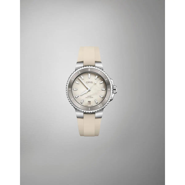 Orologio ORIS Aquis Date quadrante bianco cinturino in gomma bianco 01 733 7792 4151-07 4 19 61FC dettaglio