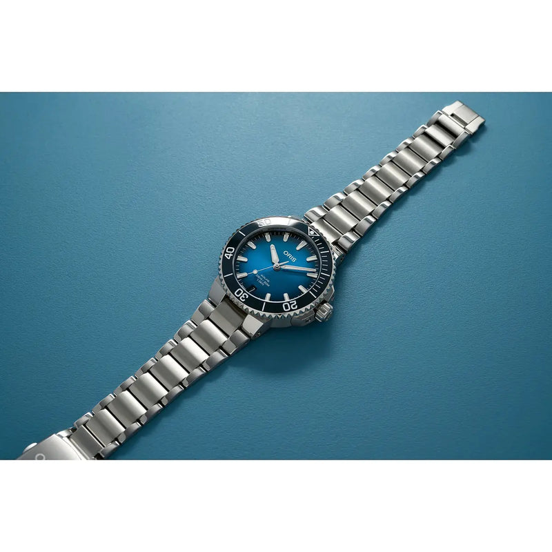 Orologio ORIS Aquis Date quadrante blu bracciale in acciaio 01 400 7769 4135-07 8 22 09PEB dettaglio 2