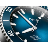 Orologio ORIS Aquis Date quadrante blu bracciale in acciaio 01 400 7790 4135-07 8 23 02PEB dettaglio