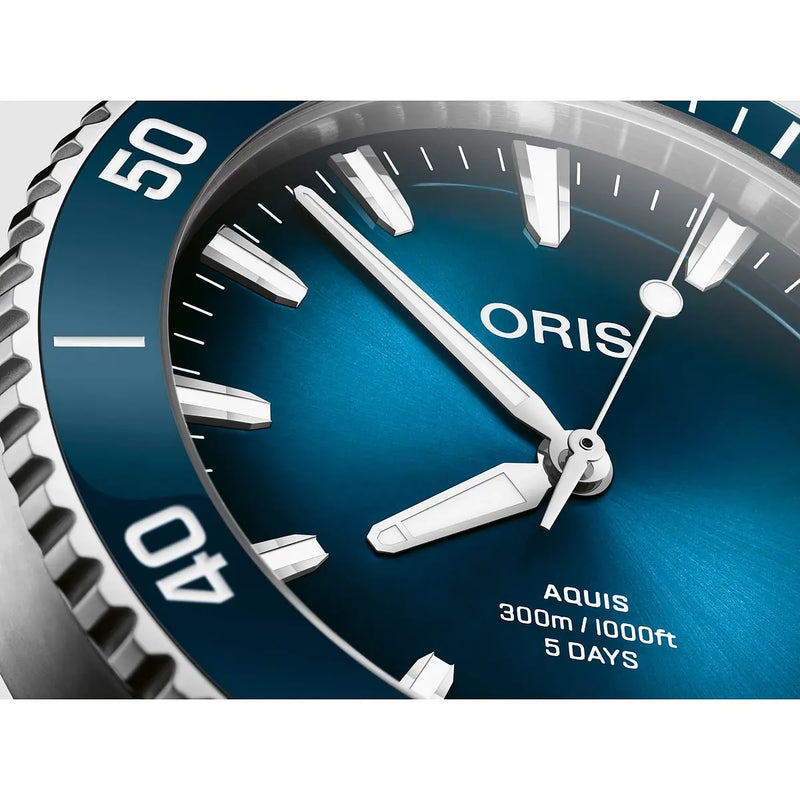 Orologio ORIS Aquis Date quadrante blu bracciale in acciaio 01 400 7790 4135-07 8 23 02PEB dettaglio