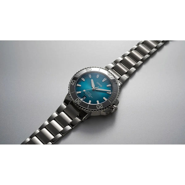Orologio ORIS Aquis Date quadrante blu bracciale in acciaio 01 733 7732 4155-07 8 21 05PEB dettaglio 4