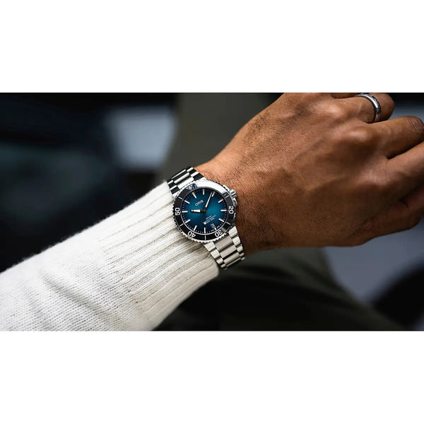Orologio ORIS Aquis Date quadrante blu bracciale in acciaio 01 733 7732 4155-07 8 21 05PEB