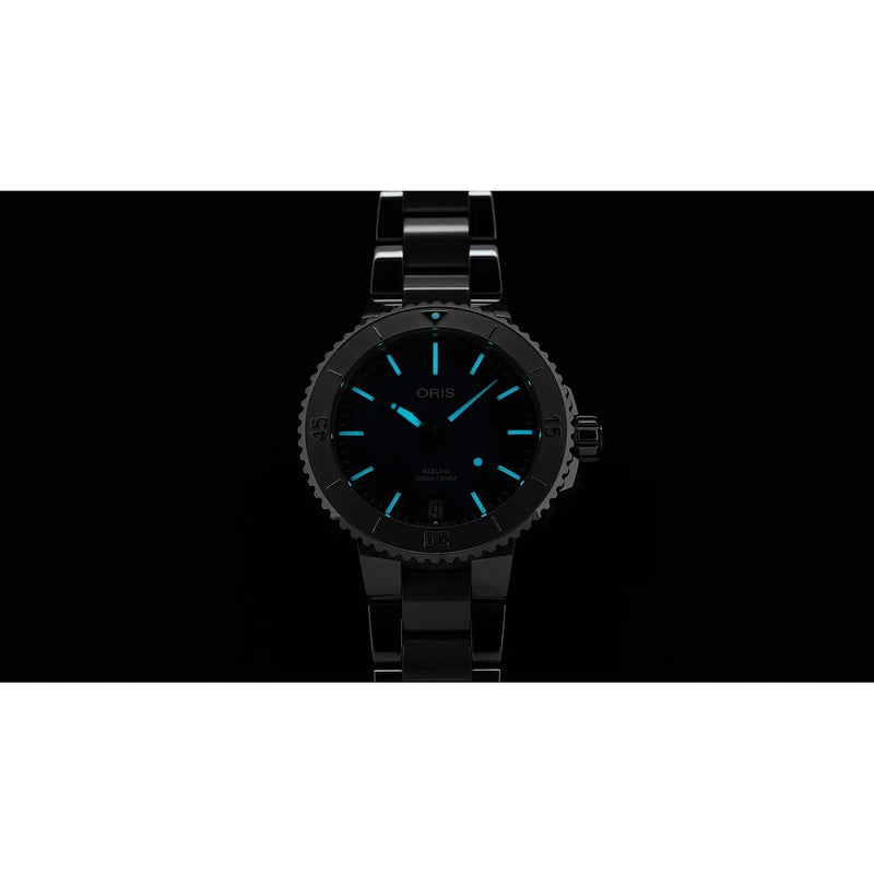 Orologio ORIS Aquis Date quadrante blu bracciale in acciaio 01 733 7770 4155-07 8 18 05P dettaglio 4