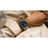Orologio ORIS Aquis Date quadrante blu bracciale in acciaio 01 733 7789 4135-07 8 23 04PEB dettaglio 3