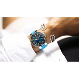 Orologio ORIS Aquis Date quadrante blu cinturino in gomma azzurro 01 400 7769 6355-07 4 22 75FC dettaglio 2