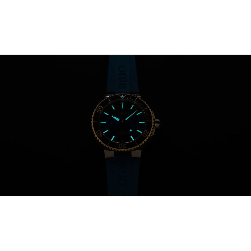 Orologio ORIS Aquis Date quadrante blu cinturino in gomma azzurro 01 400 7769 6355-07 4 22 75FC dettaglio 4