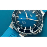 Orologio ORIS Aquis Date quadrante blu cinturino in gomma blu 01 400 7790 4135-07 4 23 45EB dettaglio 2