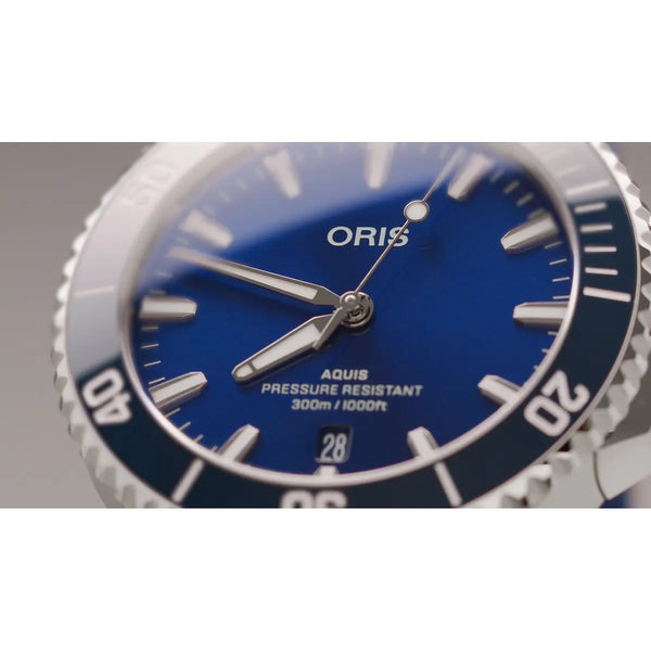 Orologio ORIS Aquis Date quadrante blu cinturino in gomma blu 01 733 7787 4135-07 4 22 35FC