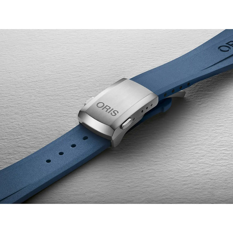 Orologio ORIS Aquis Date quadrante blu cinturino in gomma blu 01 733 7789 4135-07 4 23 35FC dettaglio 2