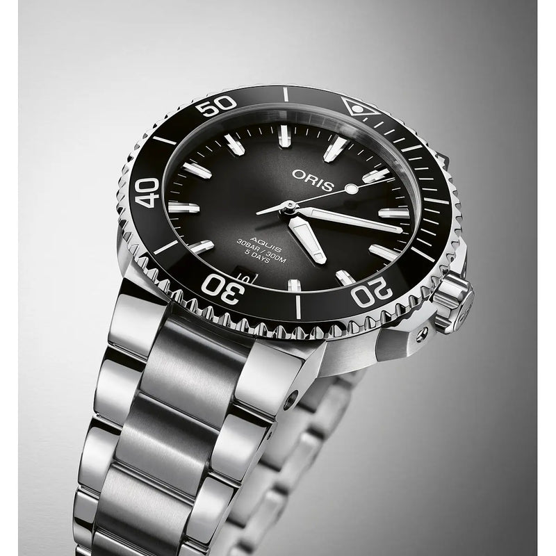 Orologio ORIS Aquis Date quadrante grigio bracciale in acciaio 01 400 7769 4154-07 8 22 09PEB dettaglio 3