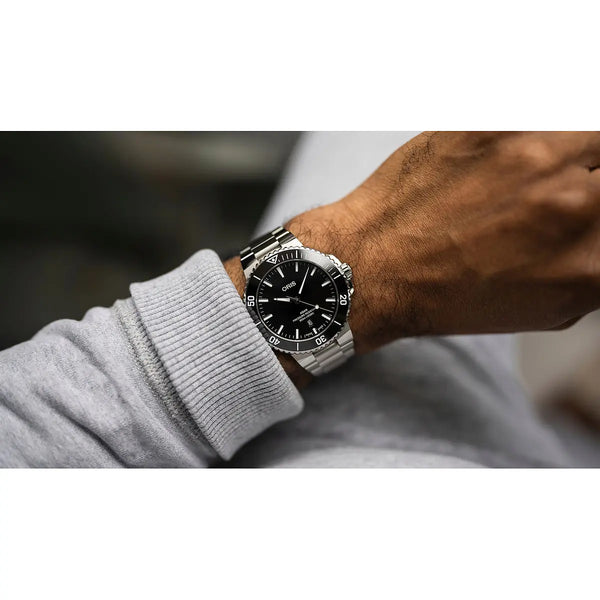 Orologio ORIS Aquis Date quadrante nero bracciale in acciaio 01 733 7789 4154-07 8 23 04PEB