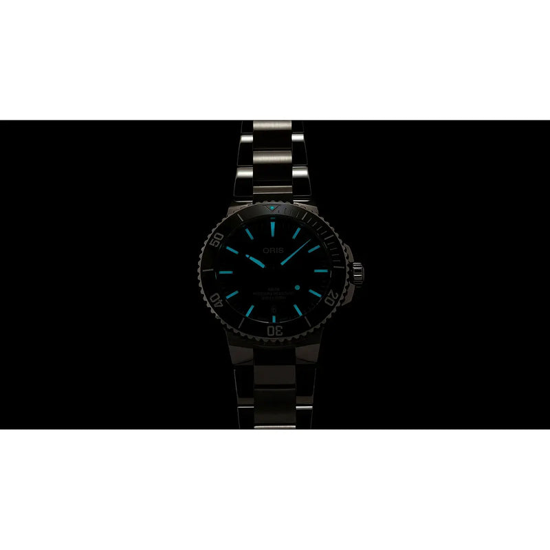 Orologio ORIS Aquis Date quadrante verde bracciale in acciaio 01 733 7787 4157-07 8 22 04PEB dettaglio 3