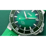 Orologio ORIS Aquis Date quadrante verde cinturino in gomma verde 01 400 7790 4157-07 4 23 47EB dettaglio 2