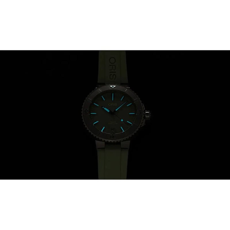 Orologio ORIS Aquis Date quadrante verde cinturino in gomma verde 01 733 7770 4157-07 4 18 67FC dettaglio 3