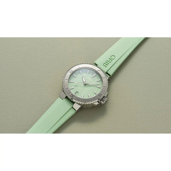 Orologio ORIS Aquis Date quadrante verde cinturino in gomma verde 01 733 7770 4157-07 4 18 67FC dettaglio