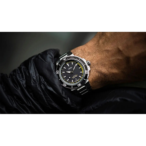 Orologio ORIS Aquis Depth Gauge quadrante nero bracciale in acciaio 01 733 7755 4154-Set MB