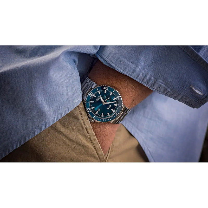 Orologio ORIS Aquis Small Second Date quadrante blu bracciale in acciaio 01 743 7733 4155-07 8 24 05PEB dettaglio 2