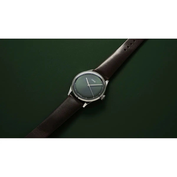 Orologio ORIS Artelier S quadrante verde cinturino in pelle marrone 01 733 7762 4057-07 5 20 70FC dettaglio