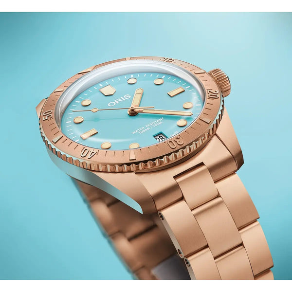 Orologio ORIS Divers Sixty-Five Cotton Candy quadrante azzurro bracciale in bronzomarrone 01 733 7771 3155-07 8 19 15 dettaglio 4