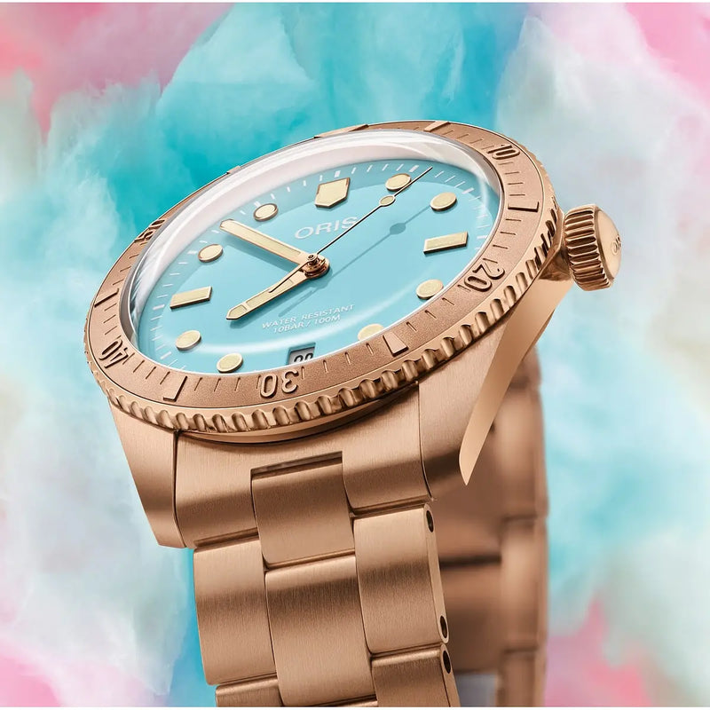 Orologio ORIS Divers Sixty-Five Cotton Candy quadrante azzurro bracciale in bronzomarrone 01 733 7771 3155-07 8 19 15 dettaglio