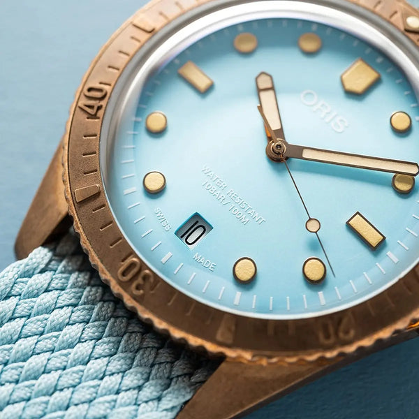 Orologio ORIS Divers Sixty-Five Cotton Candy quadrante azzurro cinturino in tessuto azzurro 01 733 7771 3155-07 3 19 02BRS dettaglio