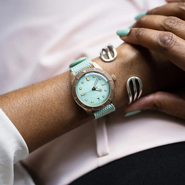 Orologio ORIS Divers Sixty-Five Cotton Candy quadrante azzurro cinturino in tessuto verde 01 733 7771 3157-07 3 19 03BRS