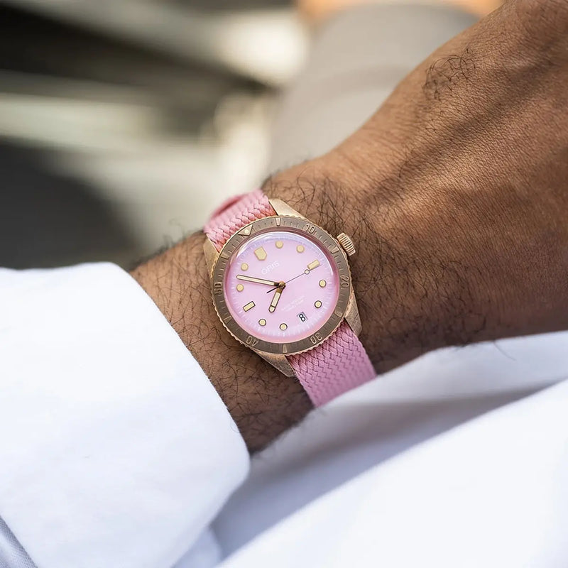 Orologio ORIS Divers Sixty-Five Cotton Candy quadrante rosa cinturino in tessuto rosa 01 733 7771 3158-07 3 19 04BRS dettaglio 2