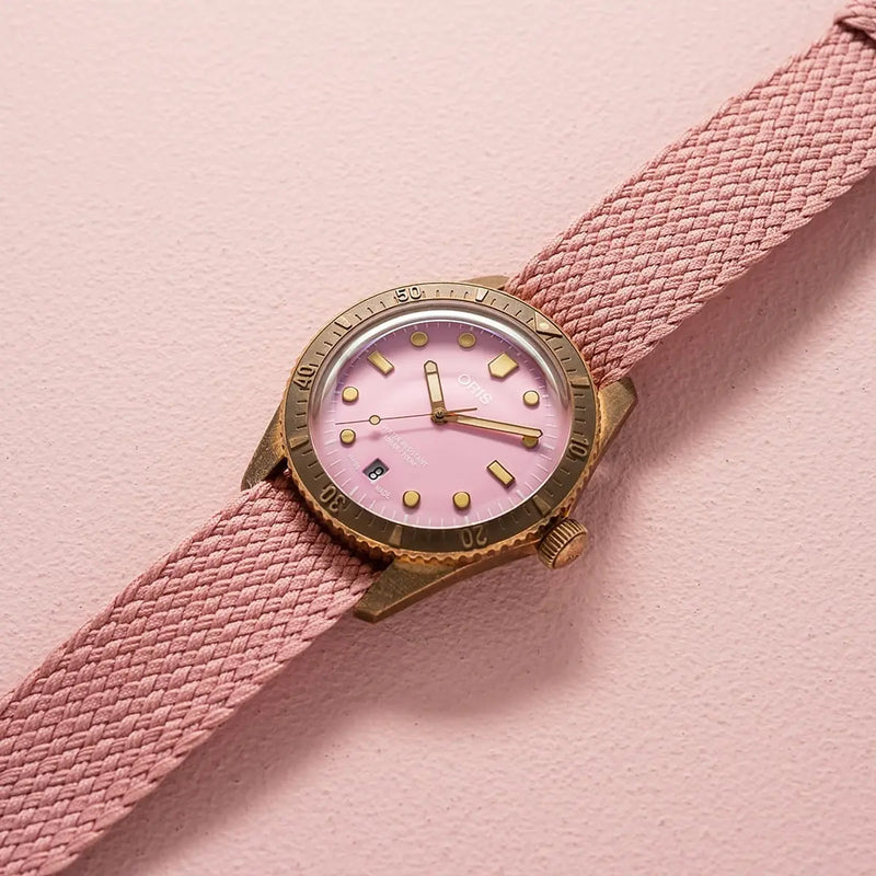 Orologio ORIS Divers Sixty-Five Cotton Candy quadrante rosa cinturino in tessuto rosa 01 733 7771 3158-07 3 19 04BRS dettaglio 4